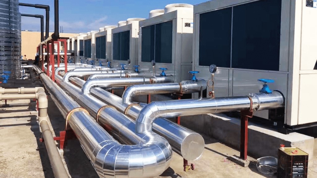 As a result, VRV Airconditioning systems are ideal for commercial kitchen HVAC systems, where maintaining precise temperatures is crucial for food safety and quality.